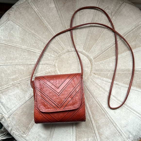 Vintage brown leather mini bag - Picture 1 of 5